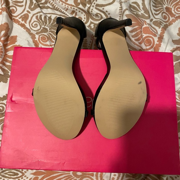 Brand new, simple, minimal black heeled sandal - Picture 3 of 6